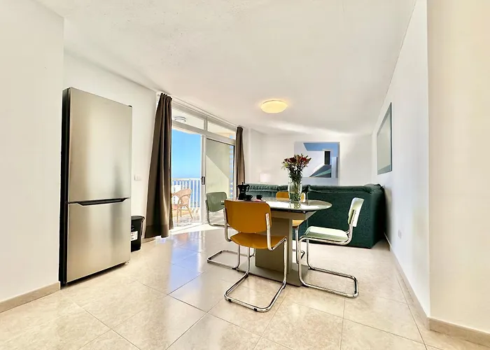 Torres De Yomely - M11d * Playa de las Américas